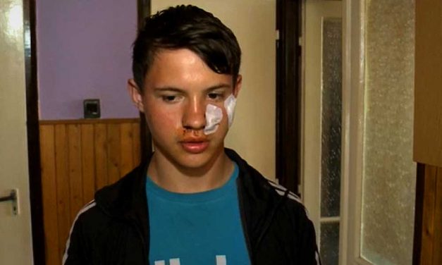 „Elővette a kést, azzal rám támadt, meg is szurkált négy-öt helyen” – megszólalt az a 15 éves fiú, akire diáktársa támadt rá az iskola előtt