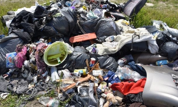 Több köbméternyi illegális hulladékkal szórták tele a várost a szekszárdi bűnözők, ez várhat most rájuk