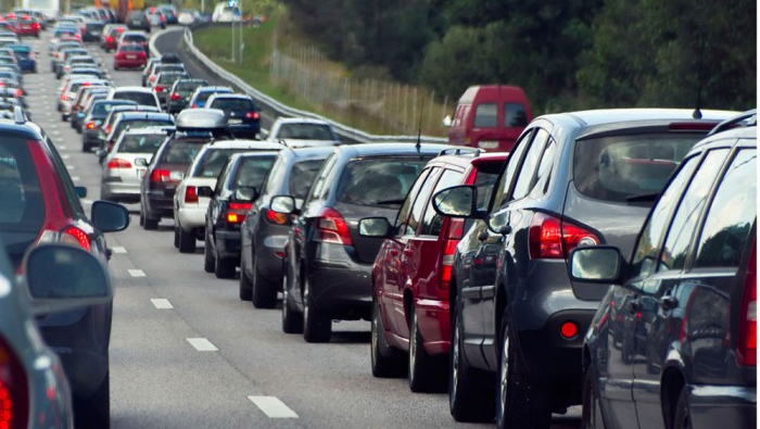 Odacsapnak az autósoknak – Korlátoznák a B kategóriás jogosítványokat, dupla vizsgát kellene tenni a sofőröknek