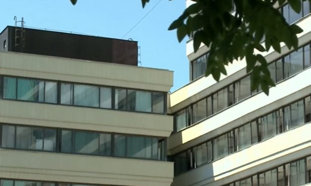 Szomorú kórkép: ventilátort vittek egy betegnek a Honvédkórház intenzív osztályára