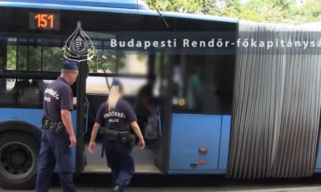 Buszon razziáztak a budapesti zsaruk: hét embert elfogtak, röpködtek a pénzbírságok, valakihez pedig mentőt kellett hívni
