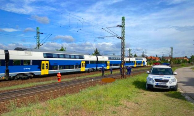 Újabb tragédia a síneken: elütött egy embert a Sopronból Budapest-Kelenföldre tartó Kékfrankos InterCity