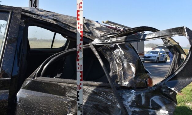 Halálos baleset az 51-es főúton: nem volt bekötve az idős asszony, kirepült az autóból