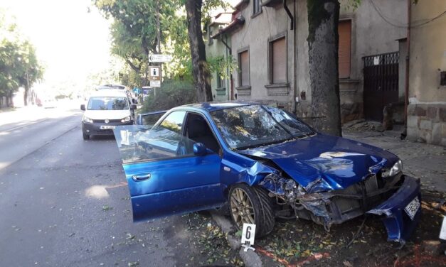 „Vezetni szerettem volna” – feladta magát az a férfi, aki autólopás közben okozott halálos balesetet Vácon, majd elszökött a helyszínről