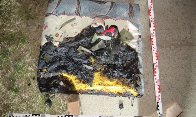 Molotov-koktélt dobott bosszúból anyósa és volt párja házára a férfi, mert szerinte miattuk került börtönbe