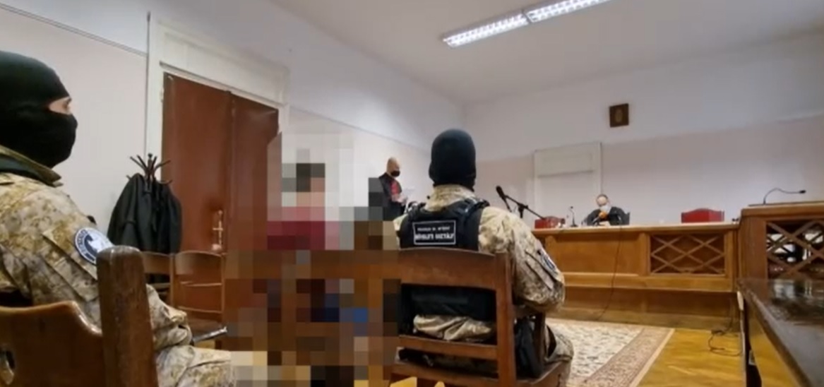 Terrorcselekmény előkészülete miatt ítélték el a kecskeméti egyetemistát, most mégis hazaengedték a börtönből – videó