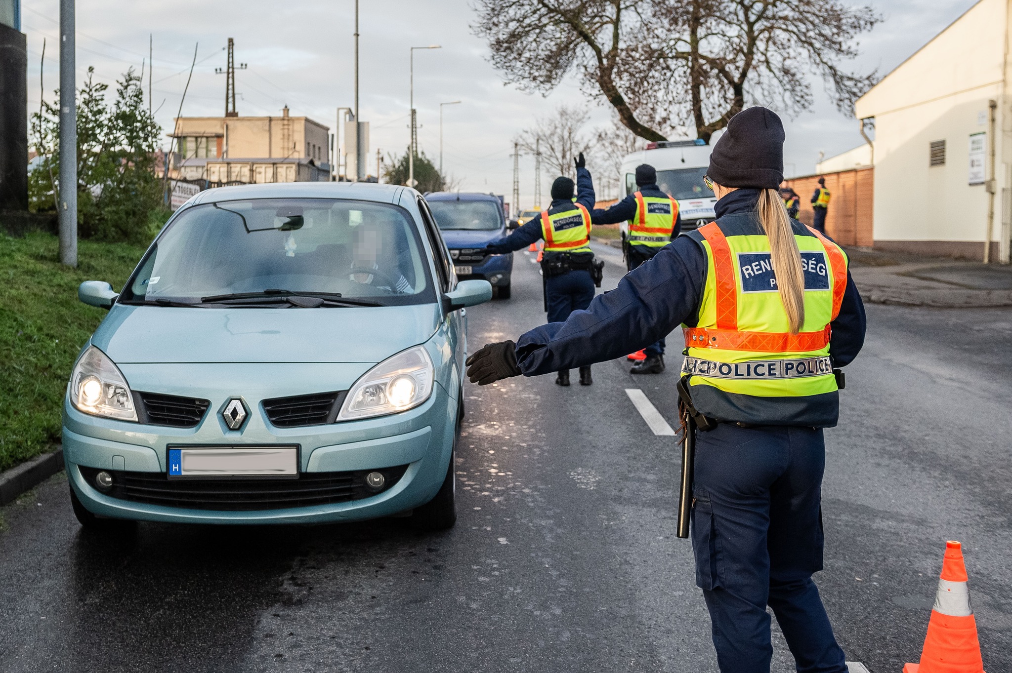 Buli után szondázás – több mint hatszáz autóst állítottak meg a rendőrök a fővárosban. Érdekes eredményt hozott a razzia