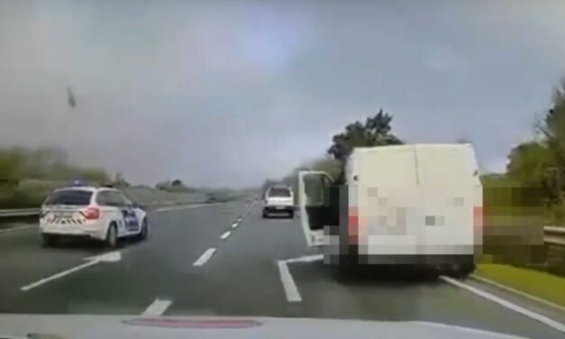 Még mozgott a furgon, amikor kiugrott belőle az embercsempész az M1-esen