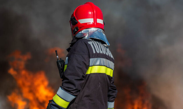 FRISS! Dráma Budakeszin – kigyulladt egy családi ház, embert is menteni kellett a lángok közül
