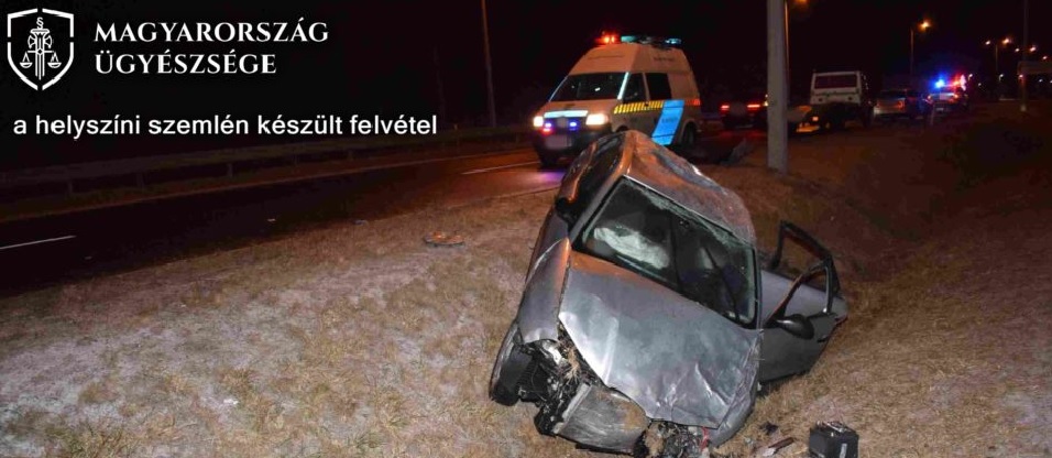 Brutális baleset: a csúszós úton száguldozott autójával ez a 19 éves lány, a kocsi kisodródott, három utasa pedig kizuhant a járműből – Fotó