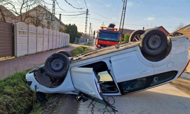 Megdobta a vízelvezető árok, majd fejtetőre állt egy Ford Érdligeten – alkoholt fogyasztott a sofőr