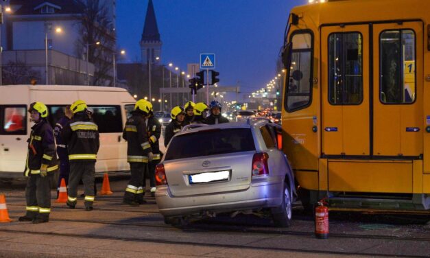 Nem vették komolyan a tilos jelzést, dupla ütközés lett a vége – kiderült, miért történt az újabb budapesti villamosbaleset – HELYSZÍNI FOTÓKKAL