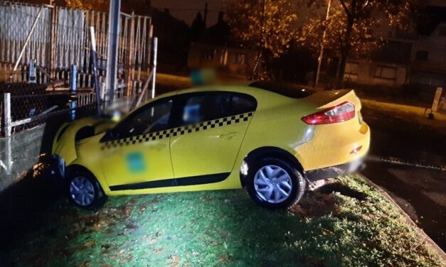 „Így utólag hülyeség volt átülni a vezetőülésbe” – brutálisan összetörte ismerőse taxiját egy részeg lány Budapesten