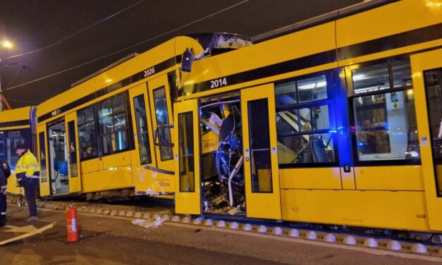 Budapesti villamosbaleset – csaknem 1 milliárd forint a becsült kár. A BKV szerint bizonyítható, hogy nem figyelmetlenség okozta a Boráros téri ütközést  
