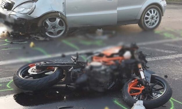 Megdöbbentő tragédia karácsonykor – a balesetben érintett járművezetők helyett két fiatal fiú volt a szerencsétlenül járt 23 éves motorossal élete utolsó perceiben