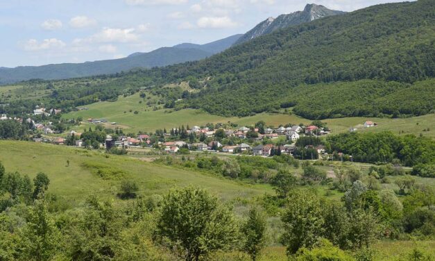 Semmitől sem félnek a javítóintézet lakói, egy csapat tinédzser tartja rettegésben a Heves vármegyei falut