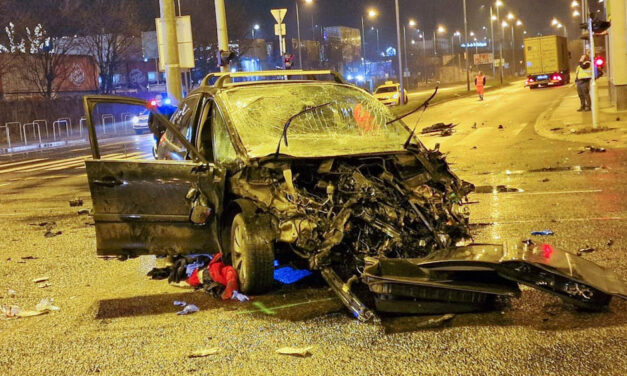 Halálos baleset Budapesten: egy autó ütközött a kamionnal, meghalt a 28 éves sofőr