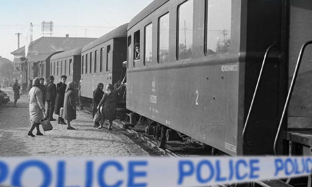 Vonattal vágatta le a tizennégy éves kisfiú fejét a MÁV kegyetlen dolgozója, Béluska még élt, amikor a sínre fektette a férfi