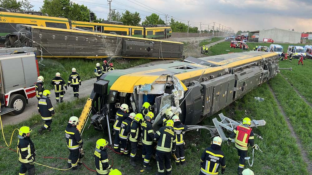„Minden éjjel azzal álmodom, hogy az utasok sikoltoznak” – enyhe büntetést kapott az osztrák vonattragédia magyar mozdonyvezetője