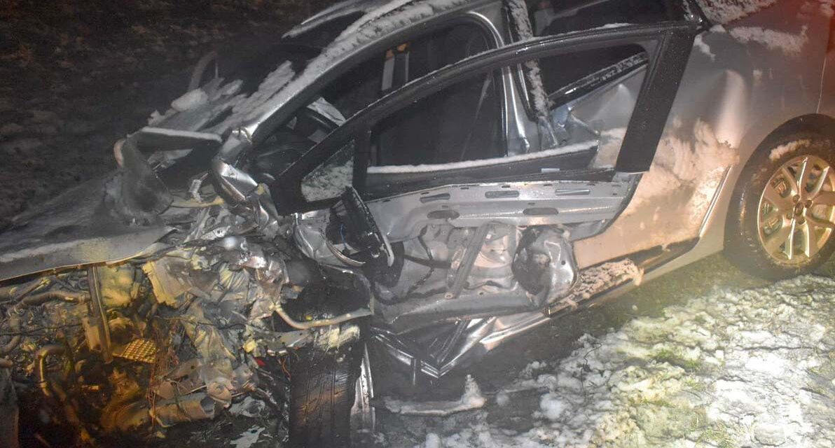 Frontális ütközés a 4-es úton – meghalt a vétlen autó sofőrje