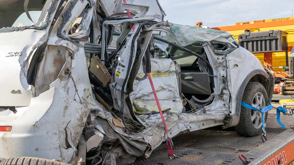 Brutális fotók: Felismerhetetlen ronccsá vált a zalai balesetben meghalt sofőr autója – Autóbusszal ütközött