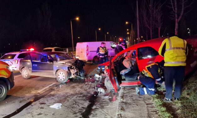 Frontális ütközés Csepelen – meghalt az Opel sofőrje, miután nekihajtott a tanulóvezető autójának