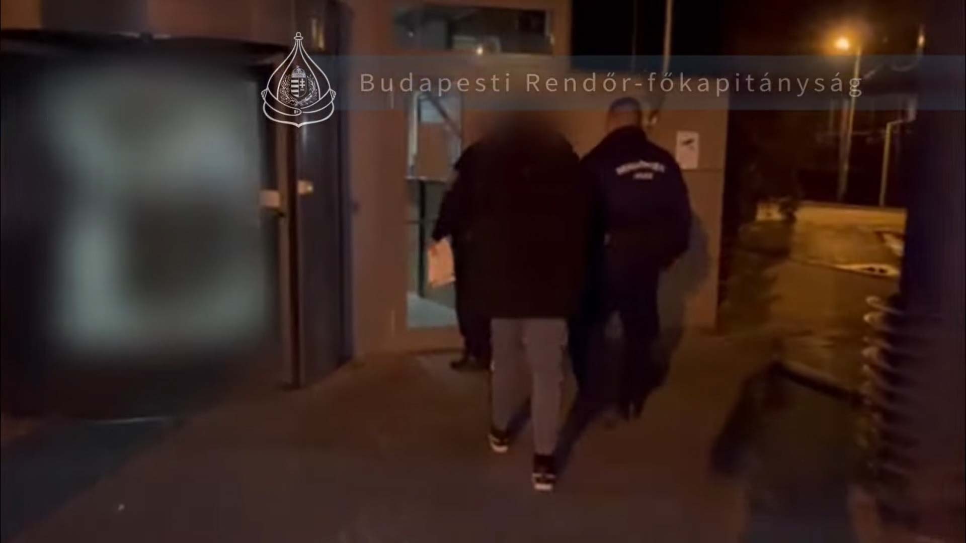 Nem tett vallomást az a 18 éves fiatal, aki életveszélyesen megsebesített egy másik fiút az Budapesten – VIDEÓ is készült a támadóról