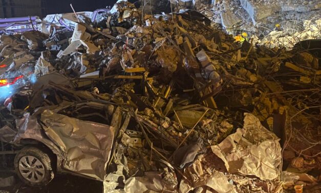 Újabb magyar kutató-mentő csapat érkezett a földrengés sújtotta Törökországba: sorra húzzák ki a túlélőket a romok alól – videó