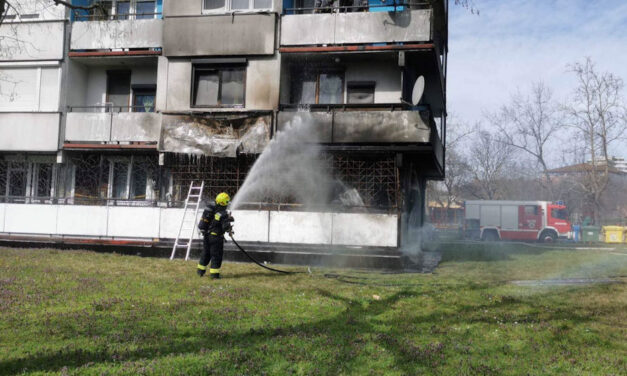 Kiégett egy lakás Tapolcán, ablakon kidobott cigicsikk okozhatta a tüzet