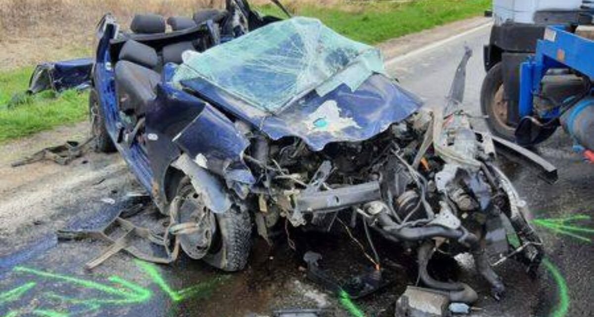 Tragédia az utakon: Baranyában egy 32 éves nő halt meg, Üllő közelében két kamion ütközött, egy férfi nem élte túl