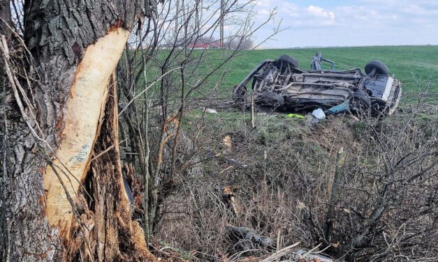 A zene ritmusára kezdte rángatni a kocsi kormányát – koponyacsonttörést szenvedett a kiskorú utas
