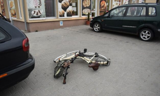 Nem adta meg az autós az elsőbbséget: elgázoltak egy 51 éves, bicikliző nőt Győrújbaráton – fotók a helyszínről