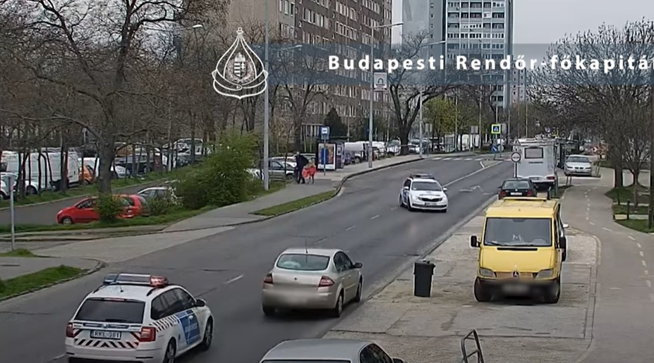 Autós üldözés Csepelen: kábítószerrel kitömött autóval próbált menekülni a férfi, de a rendőrök elől nem volt menekvés – videó