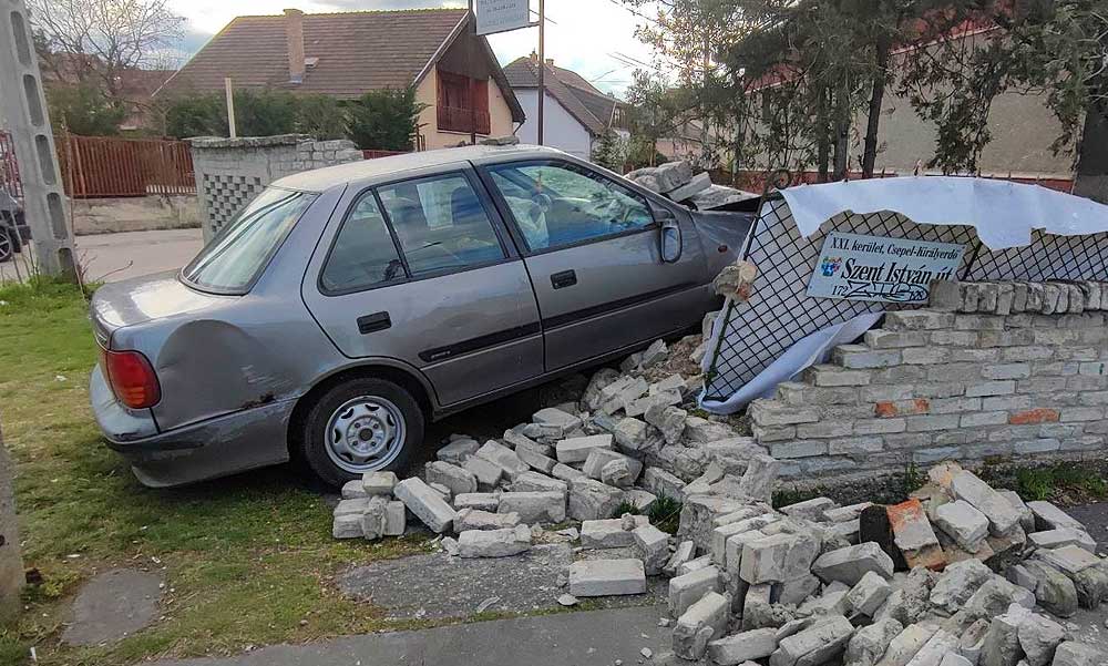 Nagyot rombolt a Suzuki, kő kövön nem maradt a becsapódás után