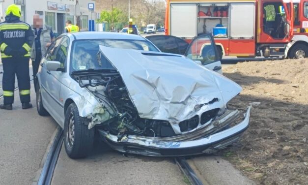 Betonkeverő ütközött BMW-vel a főváros kilencedik kerületében – sokkot kapott az autó utasa