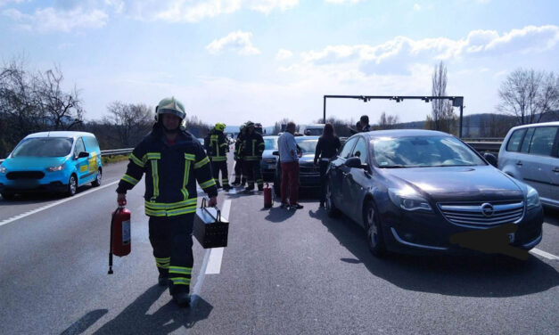 Brutális tömegkarambol az M1-es autópályán, hatalmas dugó alakult ki