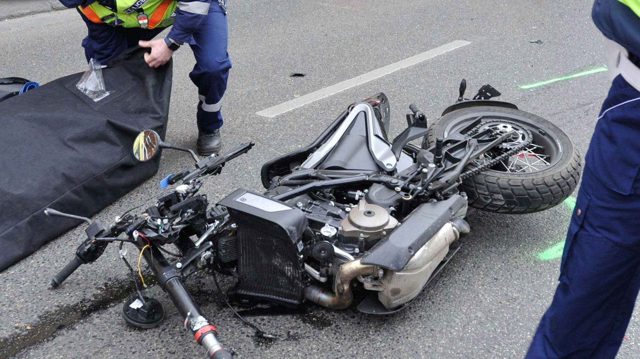  „Egyszerűen csak keresem a békét, de egyelőre sehogy nem találom” – a 24 éves motoros halálát okozó mentős nem ismerte el a bűnösségét