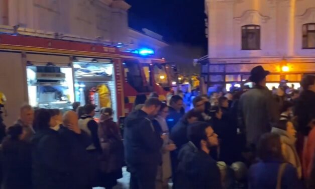 Gázszag árasztotta el a nézőteret, meg kell szakítani az előadást a Pécsi Nemzeti Színházban