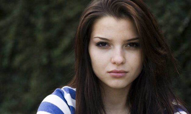 Kíméletes arcformázás hialuronsavas feltöltéssel