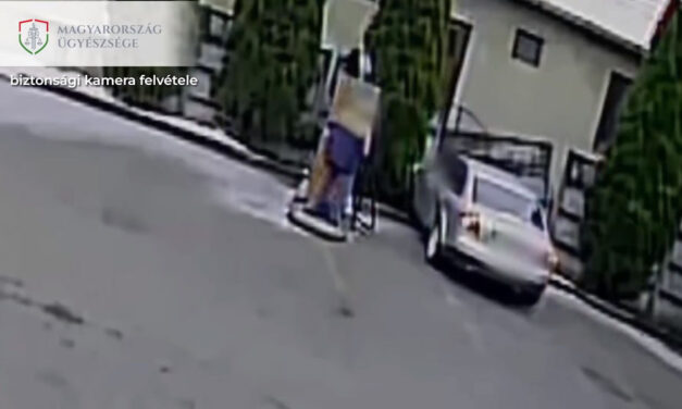 Videón, ahogy kidönti egy salgótarjáni autómosó falát a bedrogozott sofőr