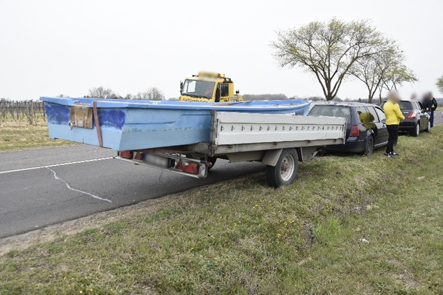 Dupla vagy semmi: lopott utánfutóval ment halászhajót lopni egy 23 éves fiatal Kiskőrösön