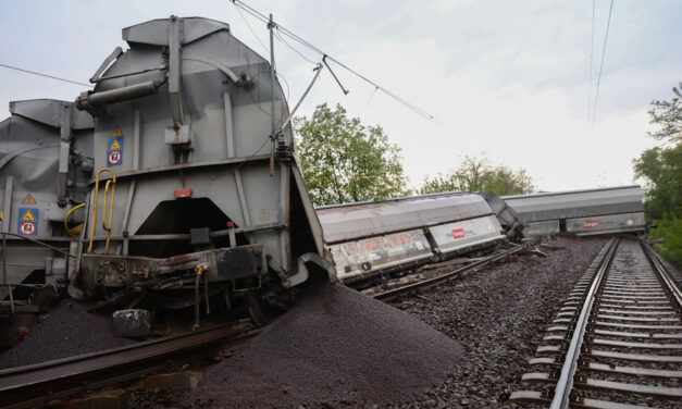 Alaposan bekavar a menetrendbe a Hajdú-Bihar vármegyében kisiklott vonat