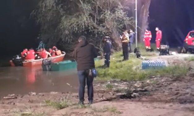 Felborult egy csónak a Maroson: egy 4 éves gyerek meghalt, többen eltűntek – videók a helyszínről