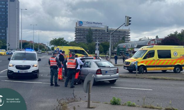 Krízishelyzet a budapesti Ecseri úton – eszméletét vesztette az Opel sofőrje, a NAV nyomozói segítettek a bajban