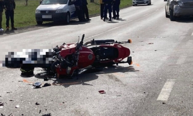 Tragédia: szegélykőnek csapódott, felborult és meghalt egy motoros Szegeden