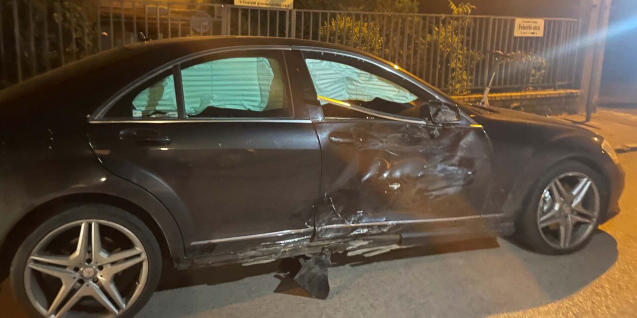 Halálos ütközés a fővárosi Budaörsi úton: egy Mercedes és egy motorkerékpár csapódott egymásnak, segítségnyújtás nélkül távozott az autó sofőrje