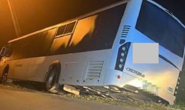 Borsodi szitu: árokban landolt az elkötött busszal a piás férfi – fotó