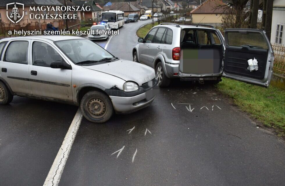 Durva baleset: a parkoló autója mögött álló nőt ütötte el a figyelmetlen sofőr – fotó a helyszínről