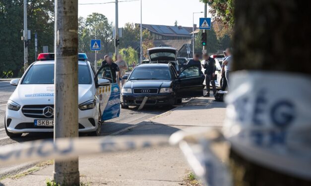 170 kilométeren át (!) üldözték a rendőrök az embercsempészt, aki végül Szentendrén, az autóját hátrahagyva szökött meg – videóval!