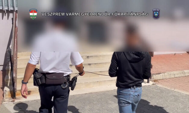 Terror Várpalotán! Fegyverrel rabolt ki négy embert egy banda az autóbusz-pályaudvaron